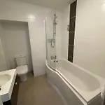 Oyo New 3* كلافام
